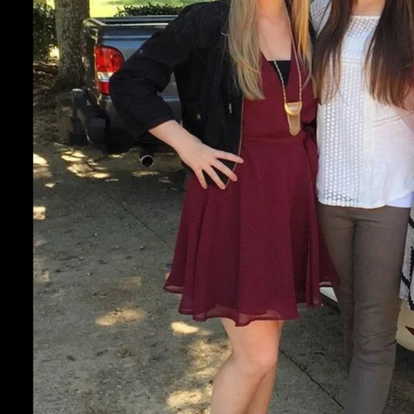 🔴WINE WRAP DRESS BY FOREVER 21 EXCLUSIVE🔴🔴 - Picture 9 of 12